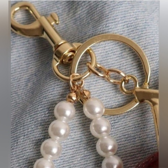 ✨NEW Pearl Gold tone Cherry keychain charm - Picture 6 of 7